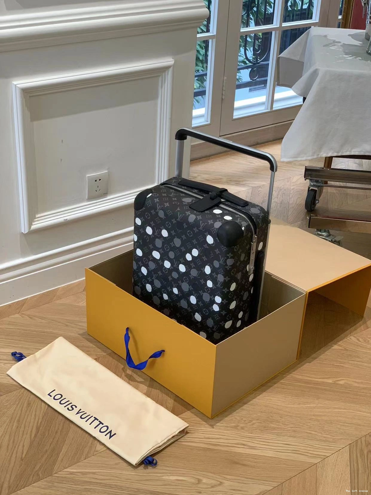 YAYOI 37L POLKADOT CUSTOM SUITCASE HORIZON 55 CABIN 0822